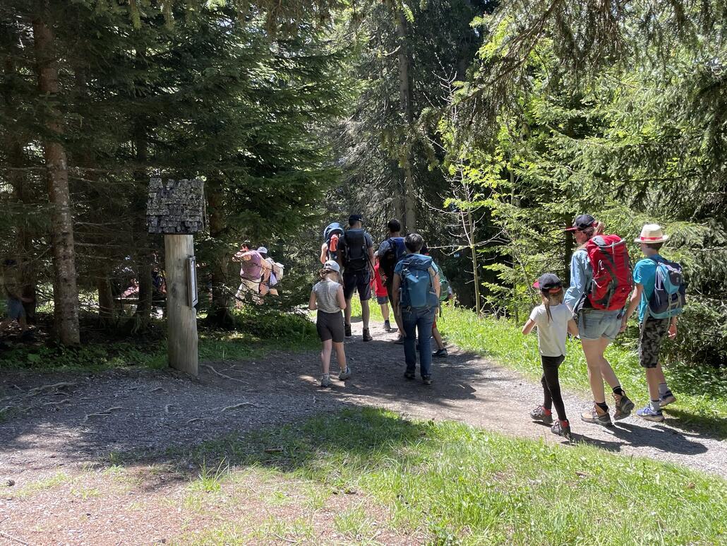 Sehr starke Völkerwanderung hier, man hört auch viel Französisch, da sind wohl auch einige für ein Auffahrtswochenende in der Region zu Gast.