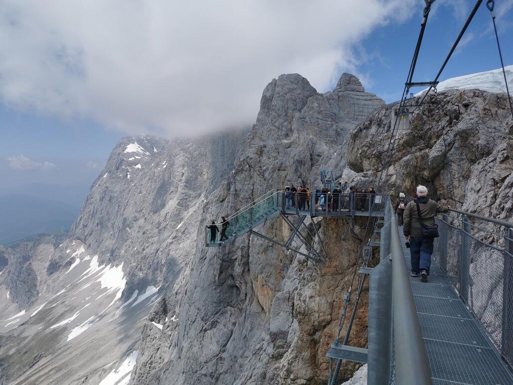 10. Hier im Bild. Die berühmte "Treppe ins Nichts". Heute entsprechend etwas viel Andrang.