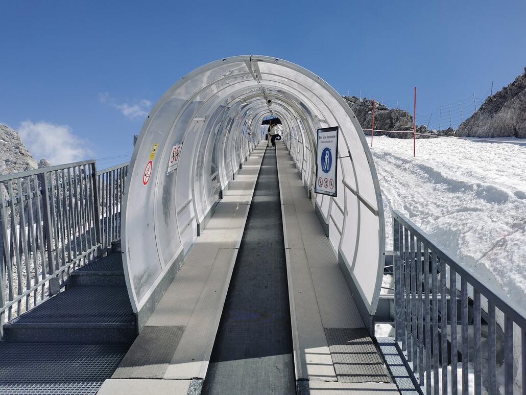 24. Natürlich fahre ich schön bequem Teppichlift. ;)