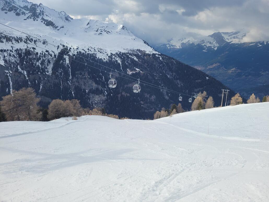 Die schwarze Talabfahrt ist wunderschön trassiert und war nicht allzu zerfahren. Gut gewählter Tagesabschluss.