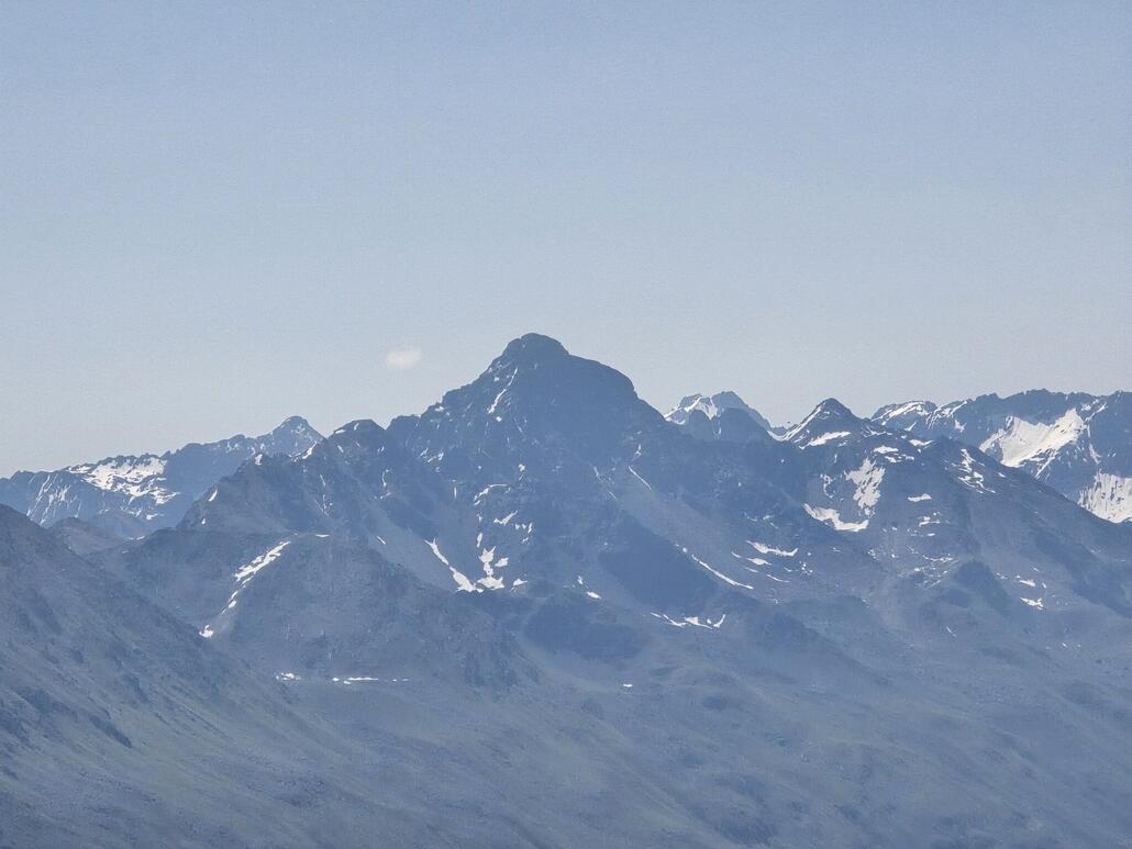 20250622_110513.jpg (457.77 KiB) 729 mal betrachtet Schwarzhorn. Auch ein sehr lohnenswertes Ziel (jedoch zu Fuss und nicht mit dem Bike)