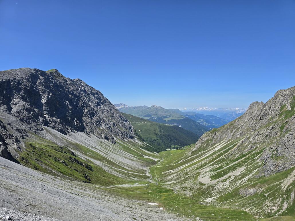 20250622_120158.jpg (876.71 KiB) 729 mal betrachtet Etwas weiter unten, Blick nach Arosa