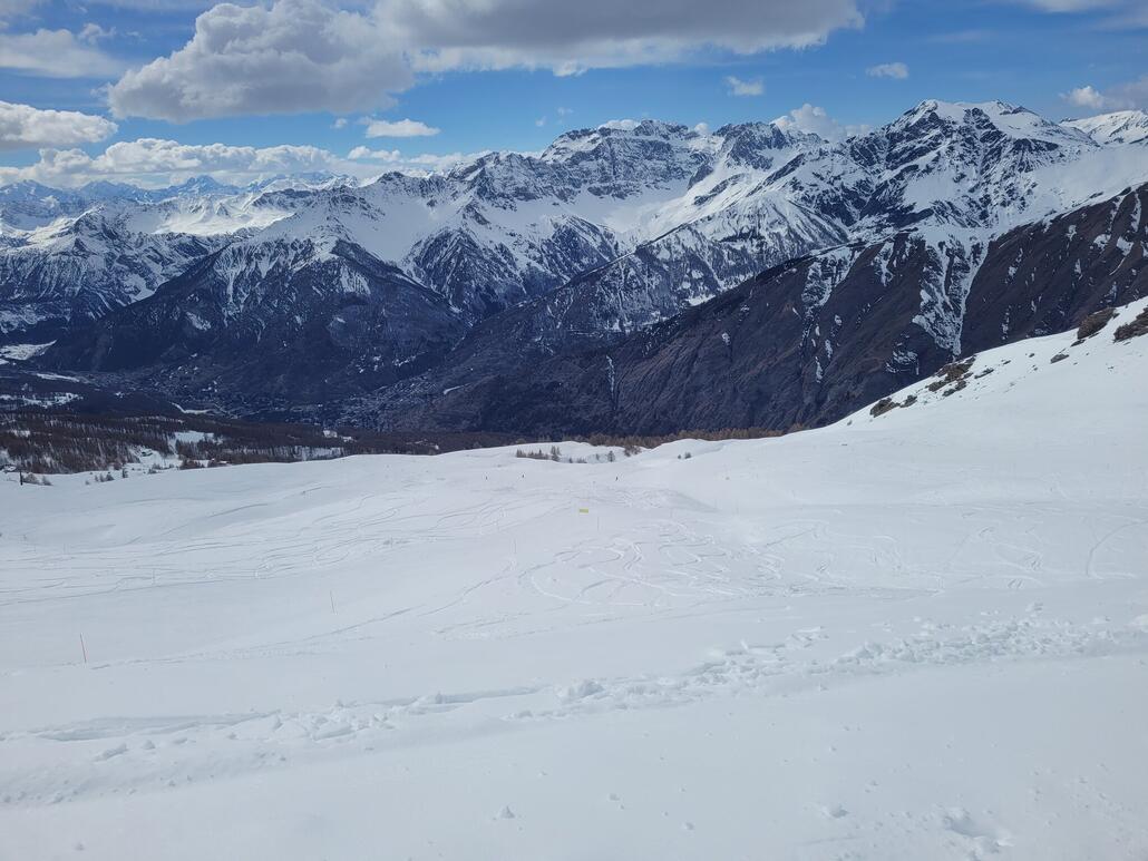 31, 32, 33 nah beieinander und doch unterschiedlich. Schön erscdhlossenes Terrain.