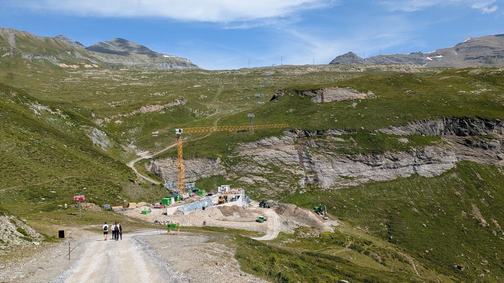 Talstation Vorab Bahn mit Baustelle