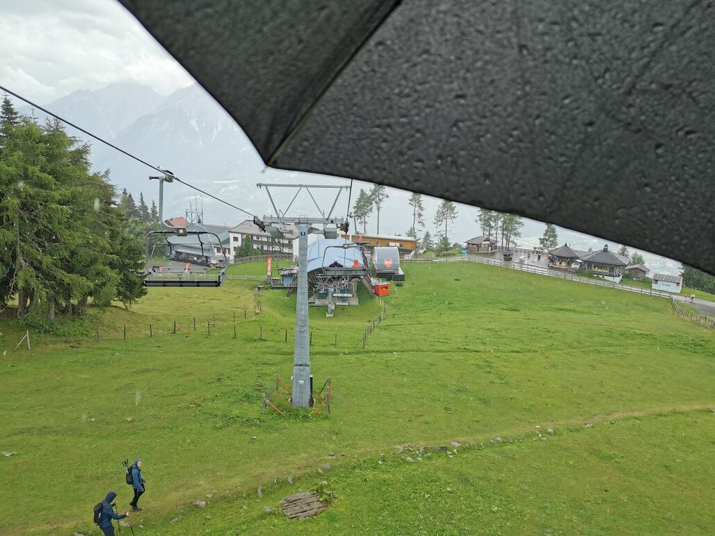 21. Tja, nur hat es recht stark zu regnen begonnen. Aber wie heißt es so schön. Ich bin ja nicht aus Zucker.