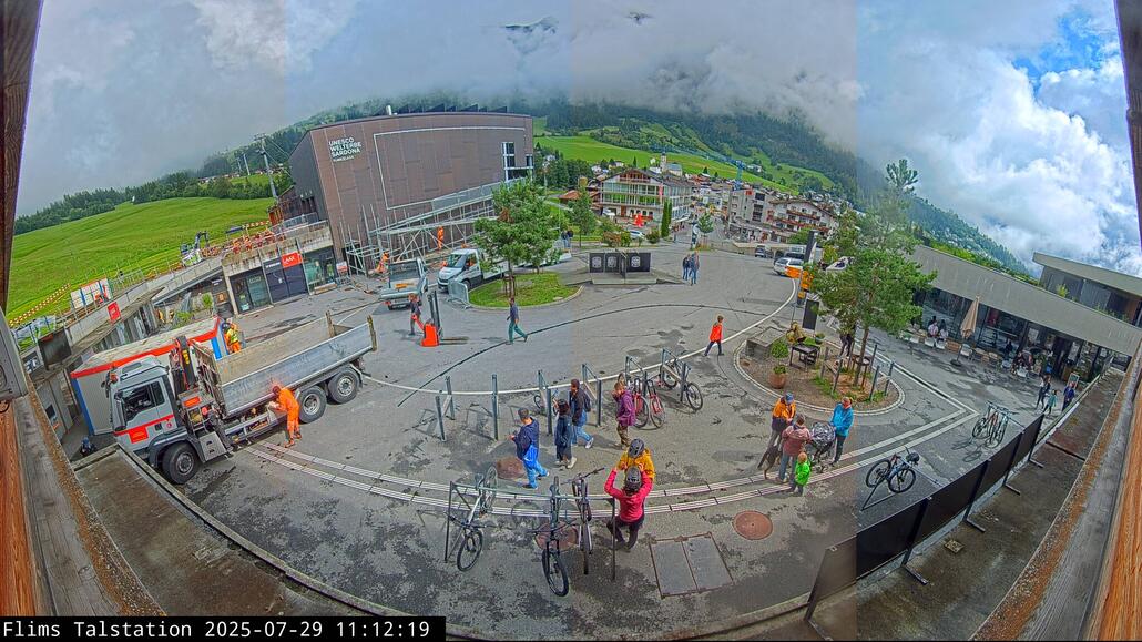 flimsvorplatz.jpg