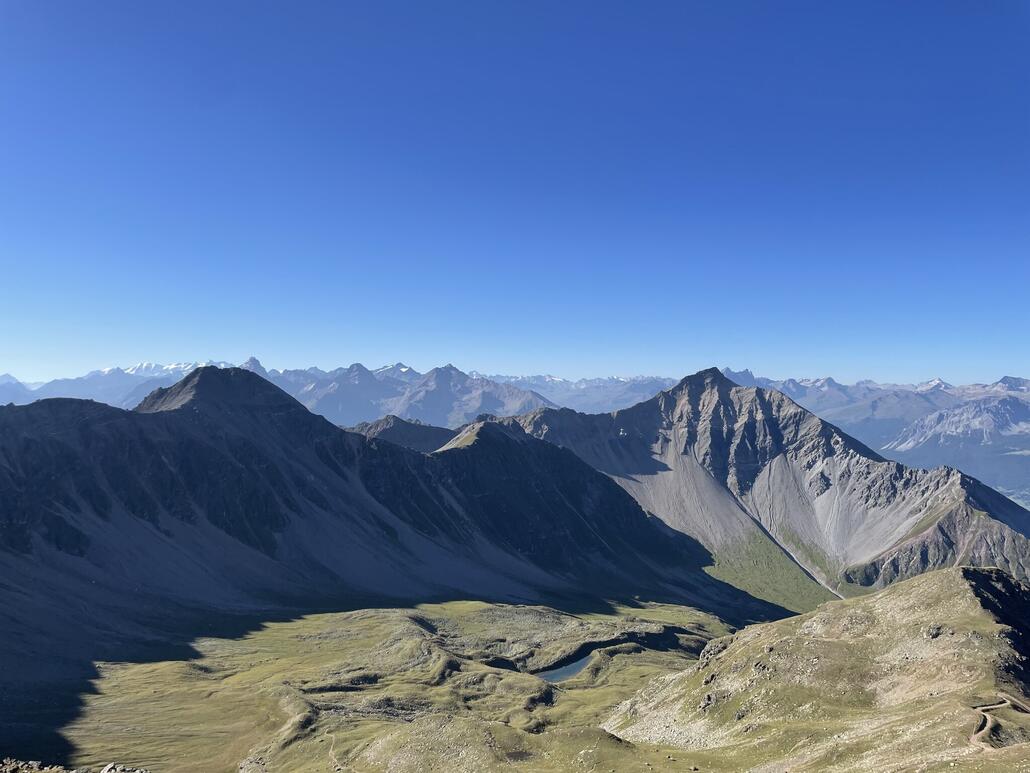 Blick zum Lenzerhorn und ‚gen Süden