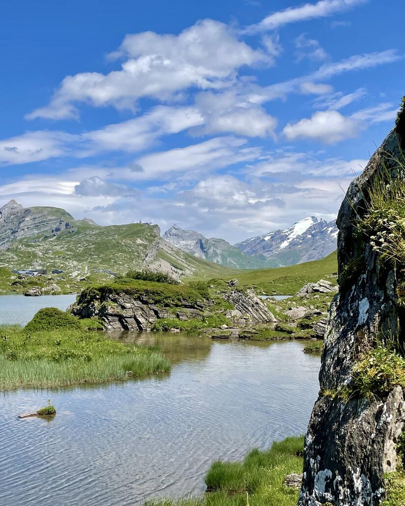 Anschliessend umrunden wir noch den Blausee