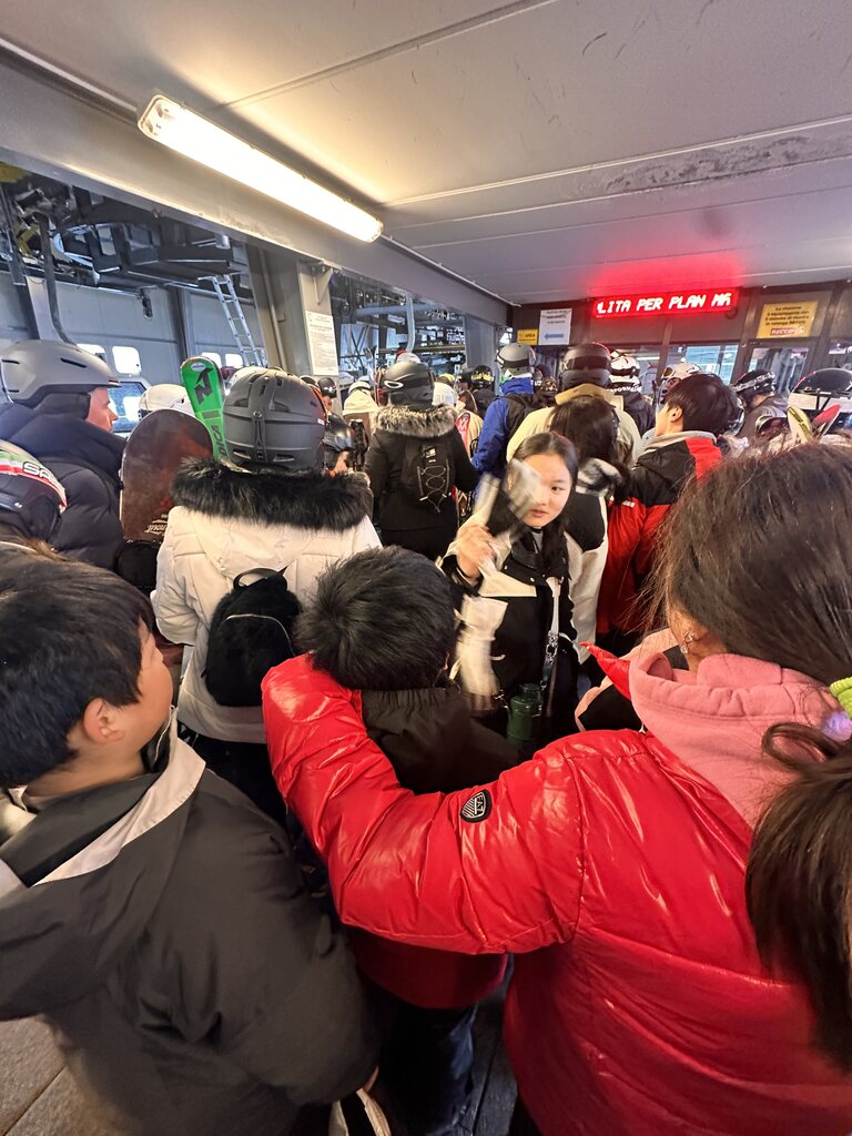 das neuste: asiaten in cervinia