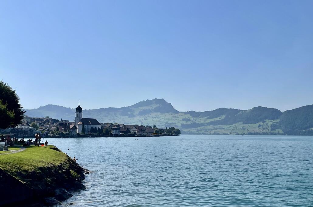 Ziel Beckenried in Sicht. Die letzten Meter waren furchtbar heiss.