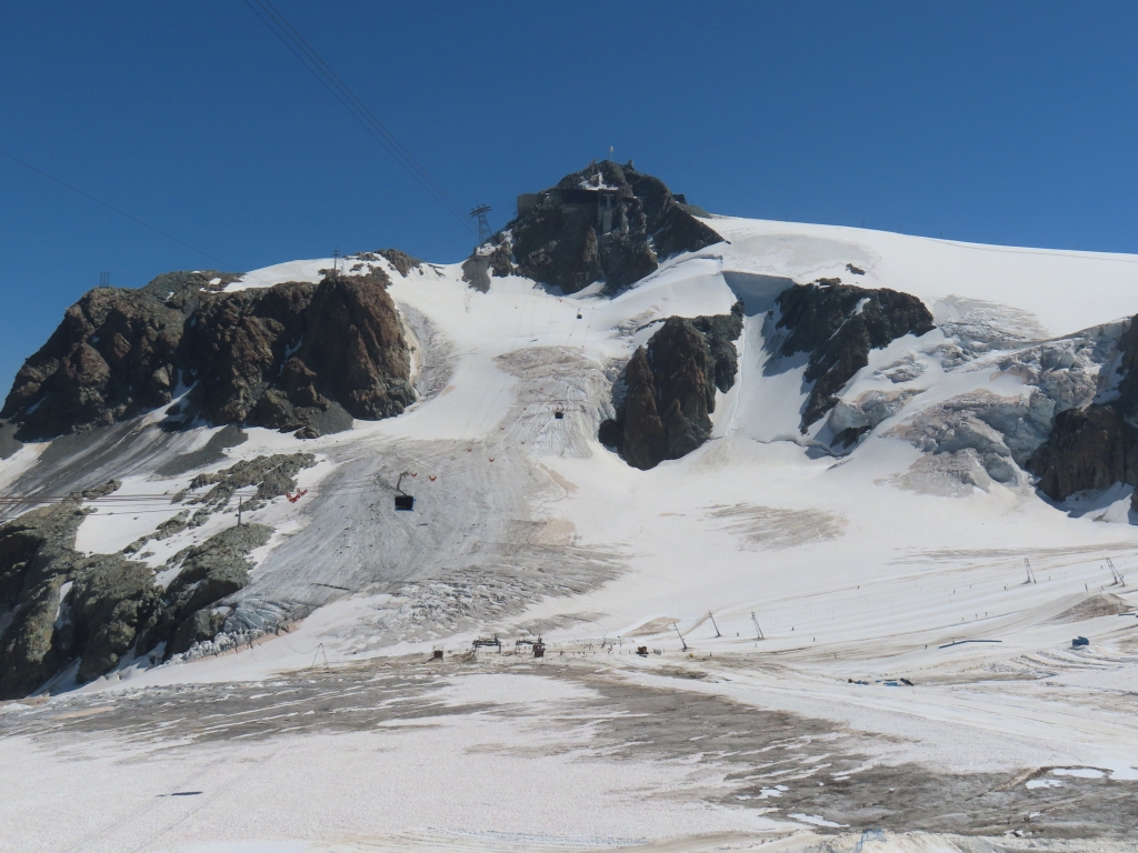 Blick von der Testa Grigia zum Klein Matterhorn