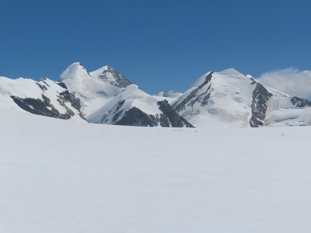 Breithornplateu, dahinter Lyskamm und Castor