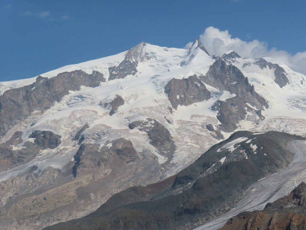 Zoom zur Dufourspitze, dem zweithöchsten Alpengipfel