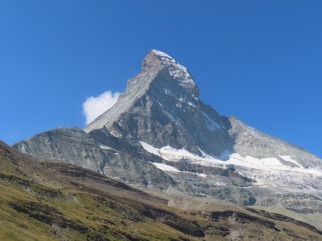 Wenn man genau hinschaut, sieht man links die Hörnlihütte