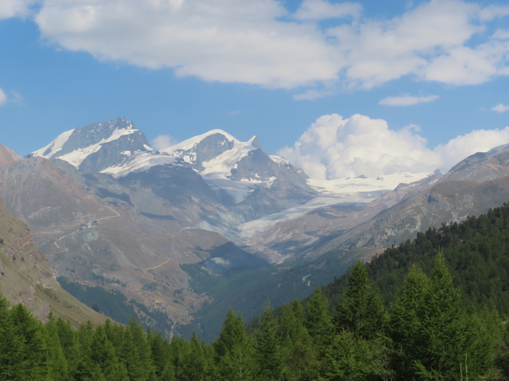 Findelgletscher, Rimpfischhorn und Strahlhorn. Ganz links erkennt man die Stationen Blauherd und Rothorn, wo ich am nächsten Tag unterwegs war.