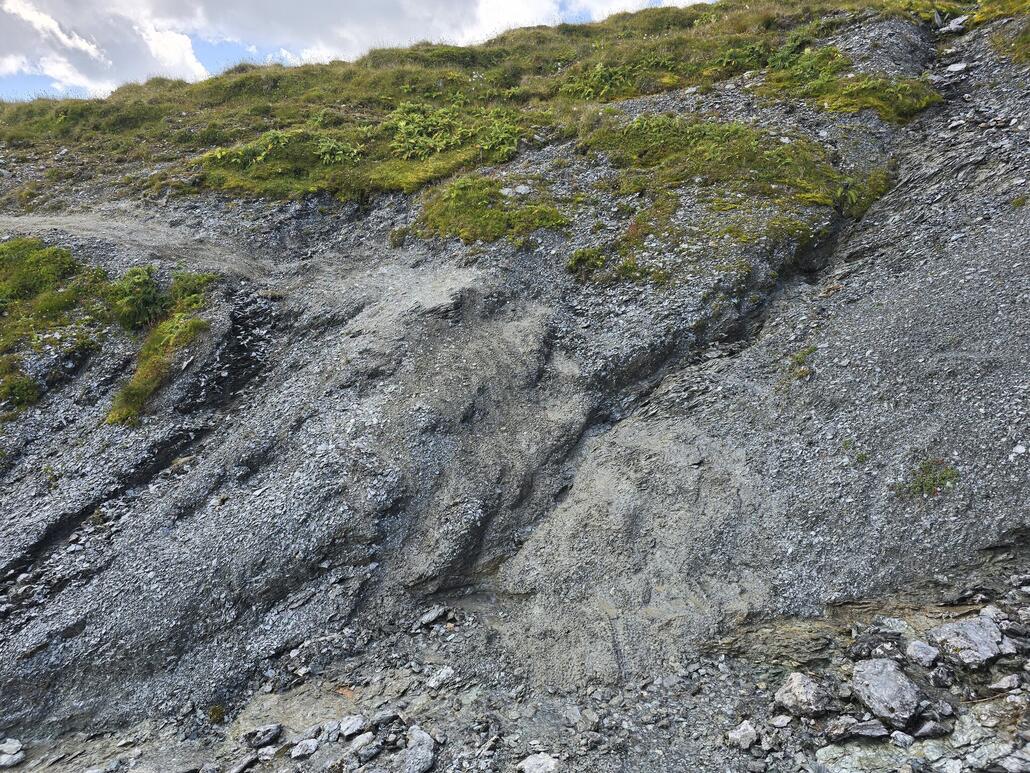 Stellenweise ist der Trail nicht ganz ohne. Für mich war hier Schieben angesagt. In dieser Höhe aber nichts ungewöhnliches.