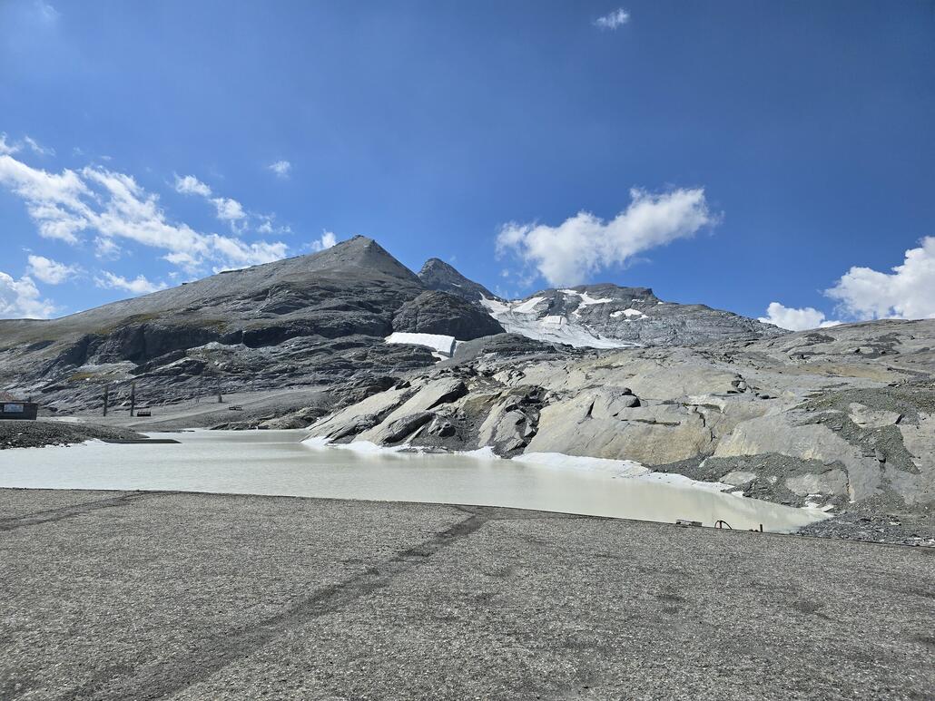 Angekommen auf dem Vorab. Vom Gletscher ist wahrlich nicht mehr allzu viel übrig geblieben.