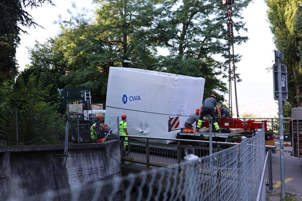 Seilbahn Rigiblick_neues Fahrzeug_Anlieferung_1.JPG