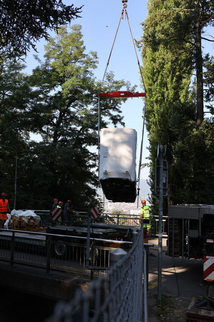 Seilbahn Rigiblick_neues Fahrzeug_Anlieferung_2.JPG