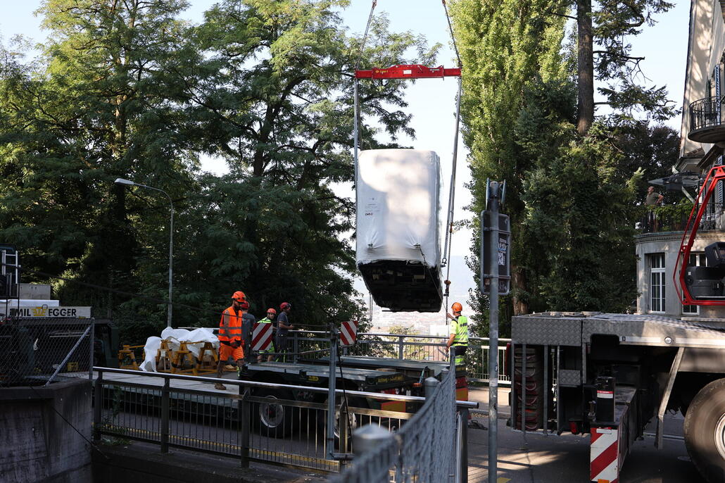 Seilbahn Rigiblick_neues Fahrzeug_Anlieferung_3.JPG
