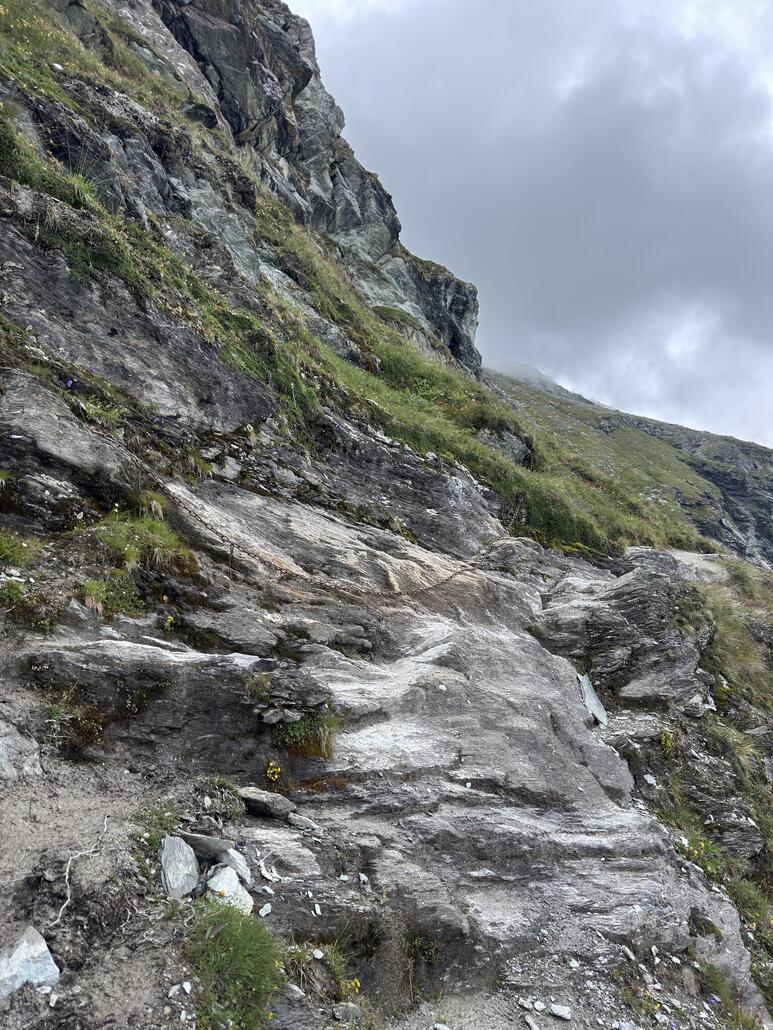 Dann wird der Weg wieder steiler