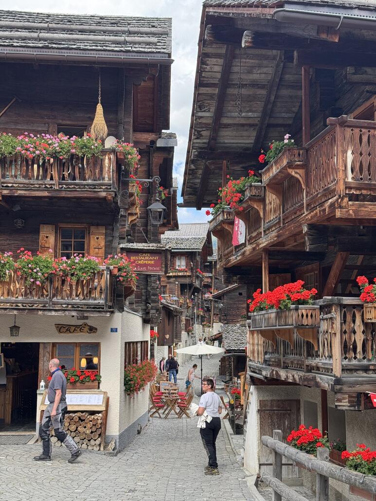 Ein Spaziergang durch Grimentz lohnt sich immer