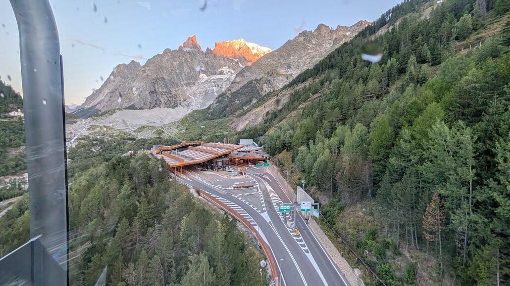 Mont Blanc Tunnel mit Mont Blanc