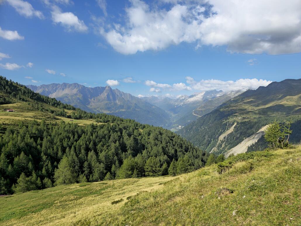 Der Weg wird seiner Bezeichnung als Panoramaweg gerecht.