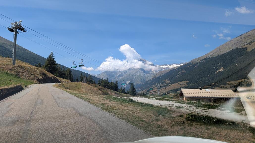 Weiter geht es wieder in Richtung Italien vorbei am Skigebiet Val-Cenis, hier will ich nächsten Winter Skifahren zusammen mit anderen Skigebieten in der Region: https://alpinfans.com/viewtopic.php?p=27688#p27688