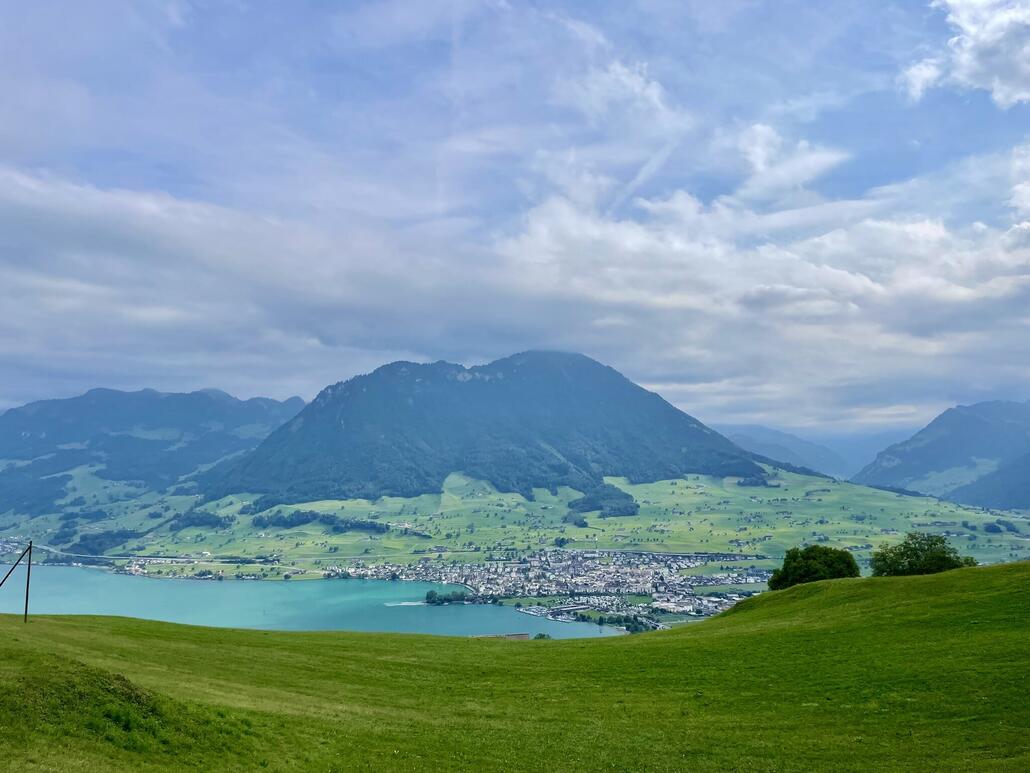 Beim Mattgrat schöne Sicht auf die andere Seite nach Buochs