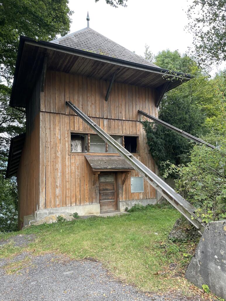 Hier steht noch die alte Bergstation der Mattgrat PB