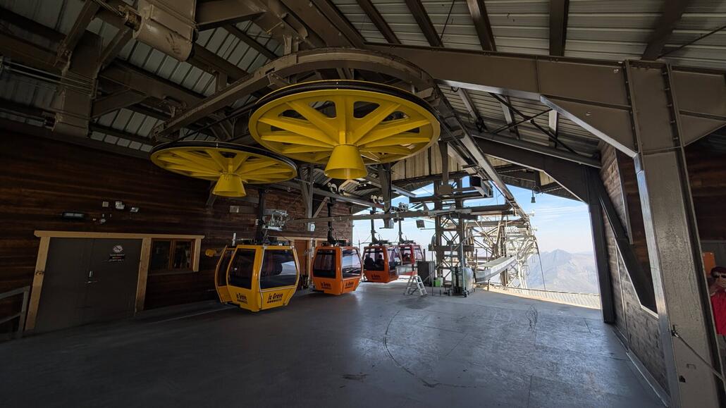 In der Bergstation auf 3200 Metern