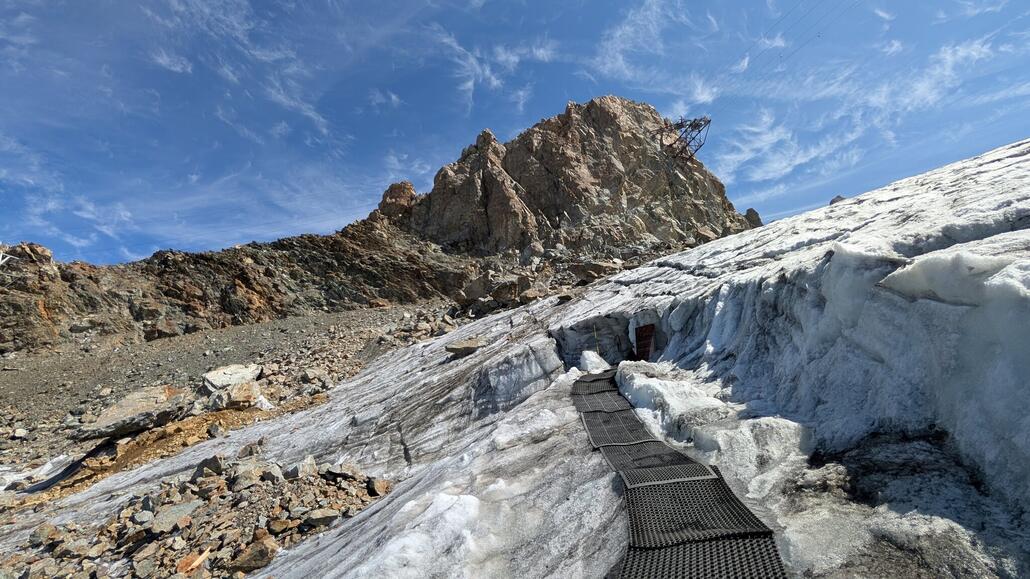 Weiter zur Eisgrotte