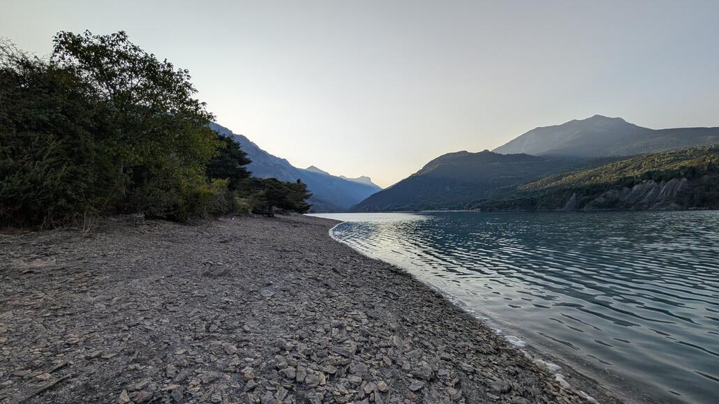 Und den Morgen erst mal eröffnen mit Schwimmen im See