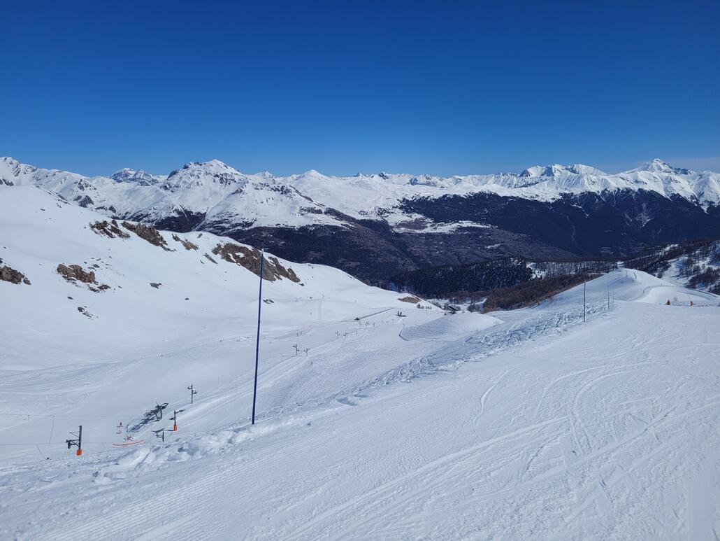 Nach der neuen TC erwartete mich mit TKD Mea eine antiquere Fortbewegungsmethode, auch hier wieder mit TKD gedoppelt.Clot ist etwas kürzer und hauptsächlich für die grüne Pistenvariante.