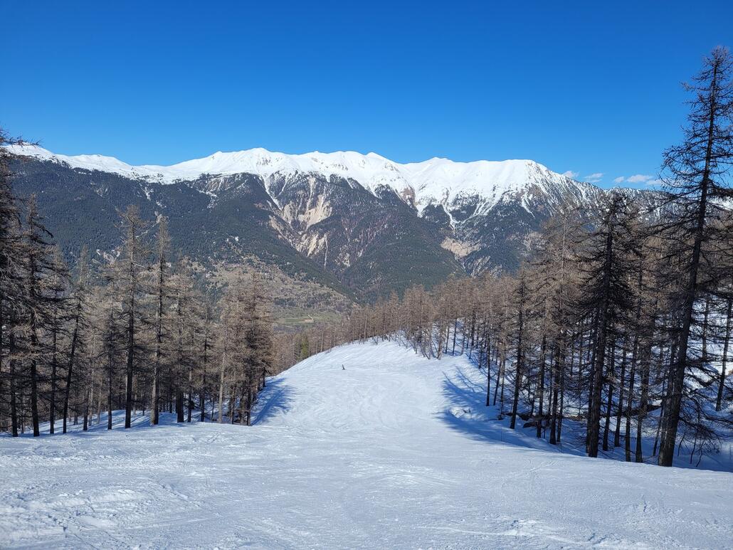 Für ein paar Wiederholungsfahrten war noch an Prorel bzw. Aiguillette Zeit. Letzteren hatte ich etwas ignoriert, da nicht kuppelbar. Sollte man aber machen. Schöne Pistentrassierung und die Sesseltrasse ist steil genug, um nicht zu viel Zeit zu verschenken. Hatte leider nur für Eduits Zeit.