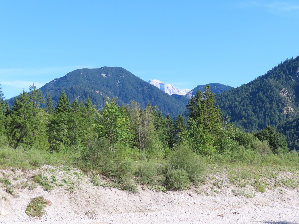 Hier sieht man ein kleines Stück vom Zugspitzmassiv