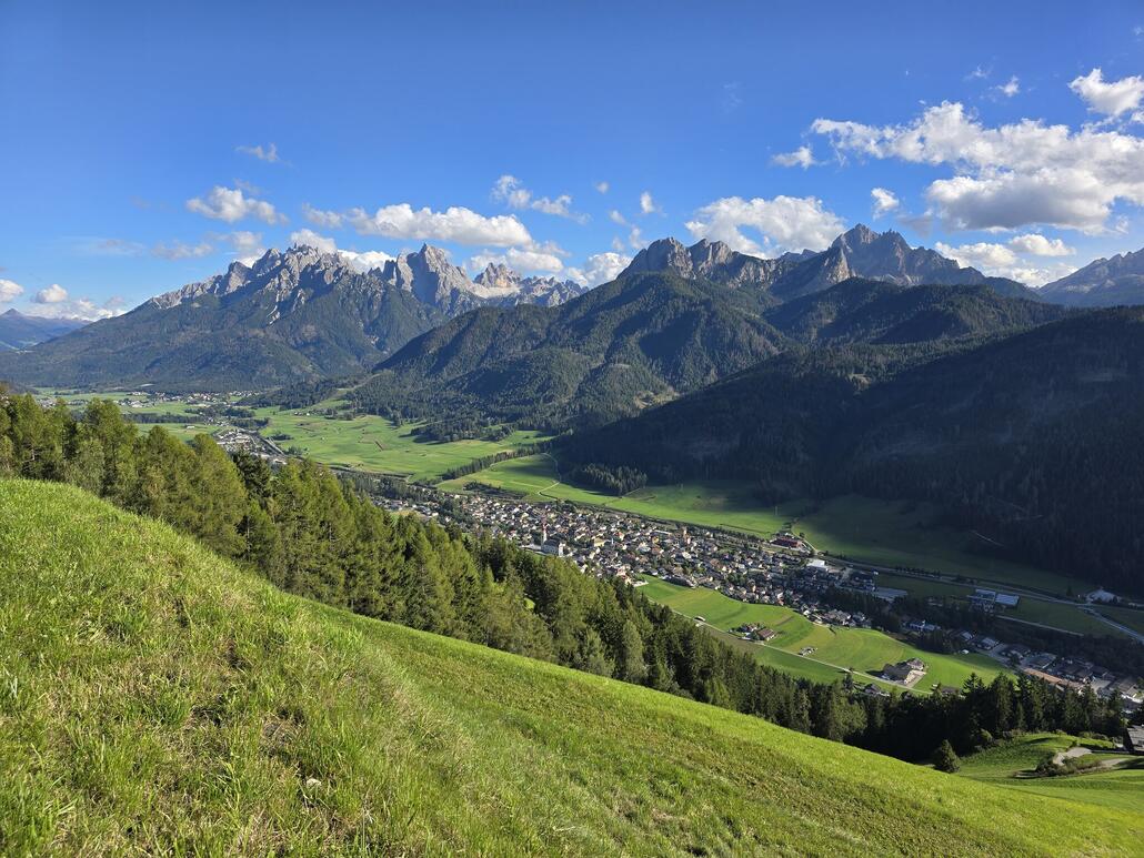 Oberhalb von Niederdorf. Auch hier ist der Ausblick traumhaft schön.
