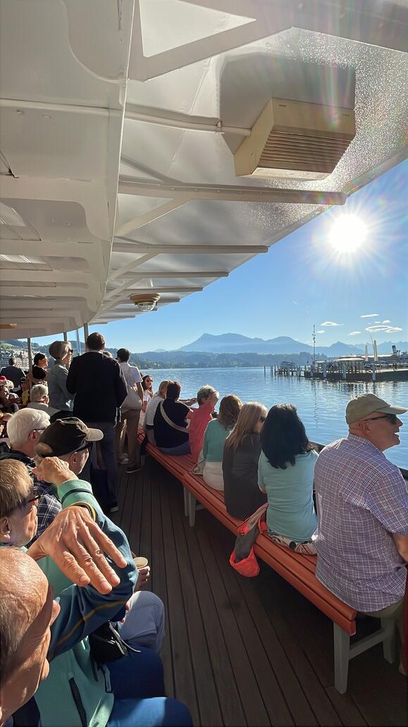 Sehr voll auf dem Dampfschiff Schiller