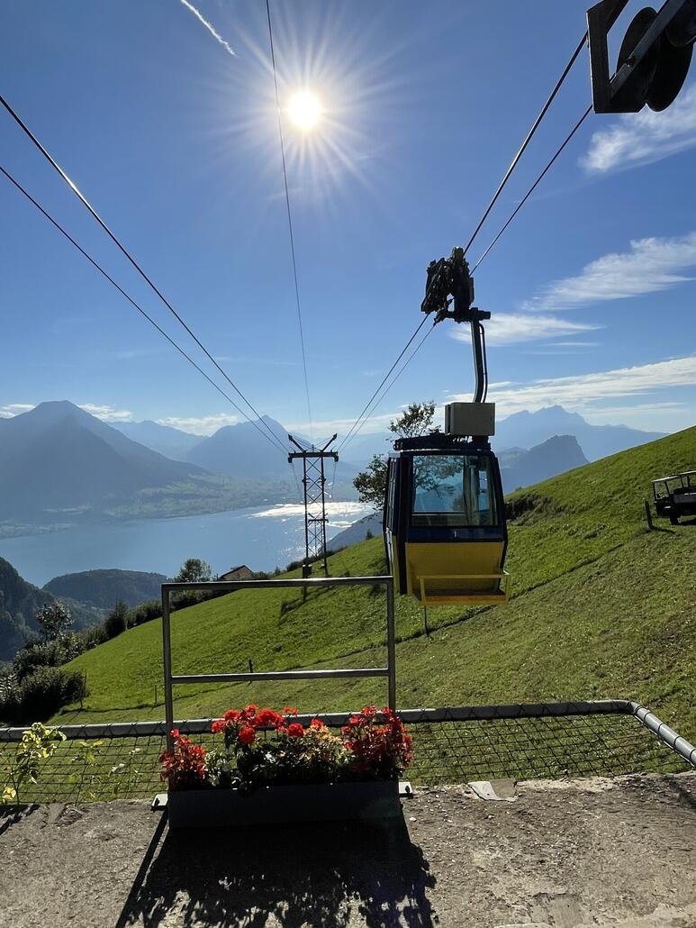 Hinab mit der Hinterbergen Seilbahn