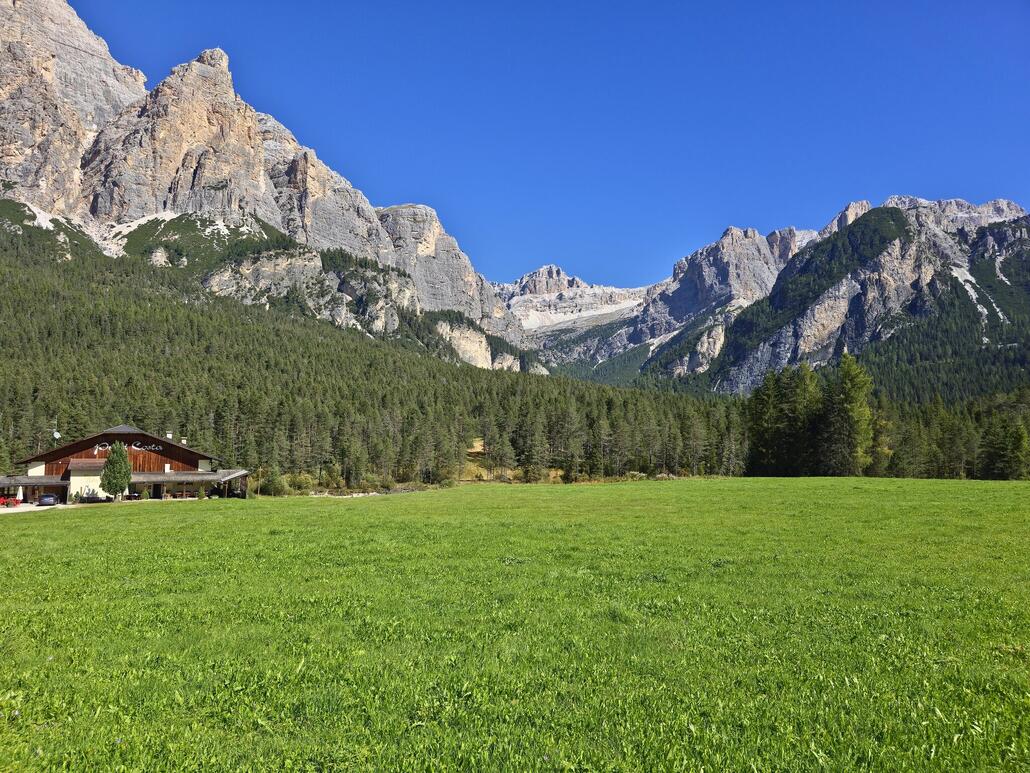Kurz nach Armentarola, die Landschaft ist hier einfach überall äusserst schön.