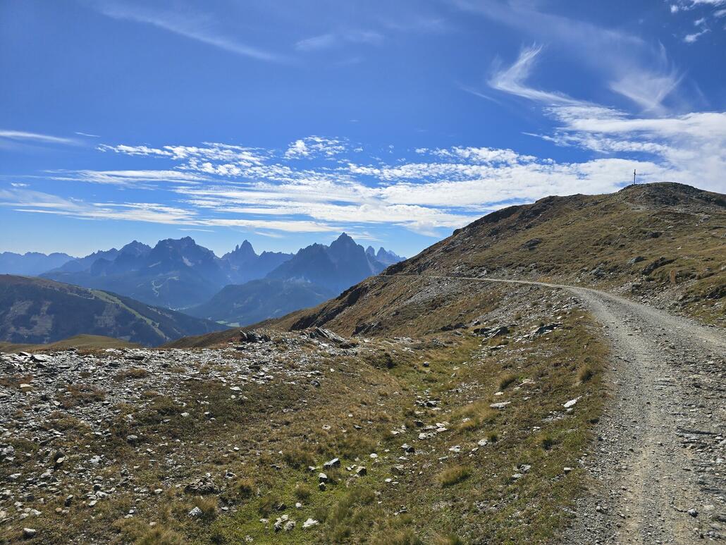 Angekommen am Kulminationspunkt der Strasse.