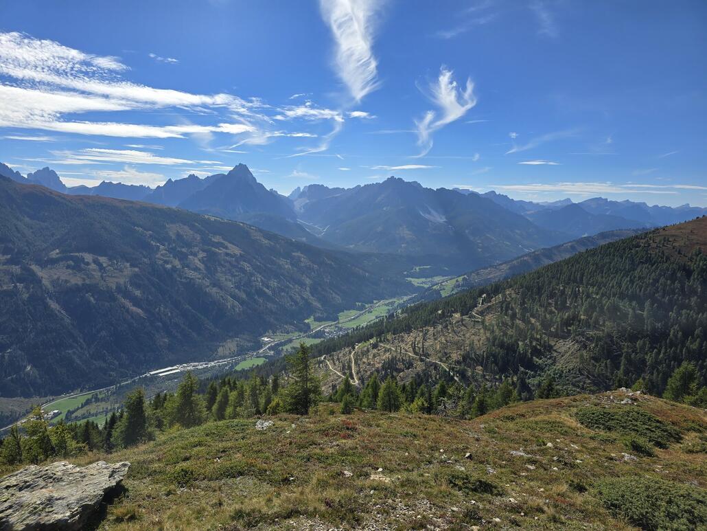 Blick über das Pustertal zu den Sextner Dolomiten
