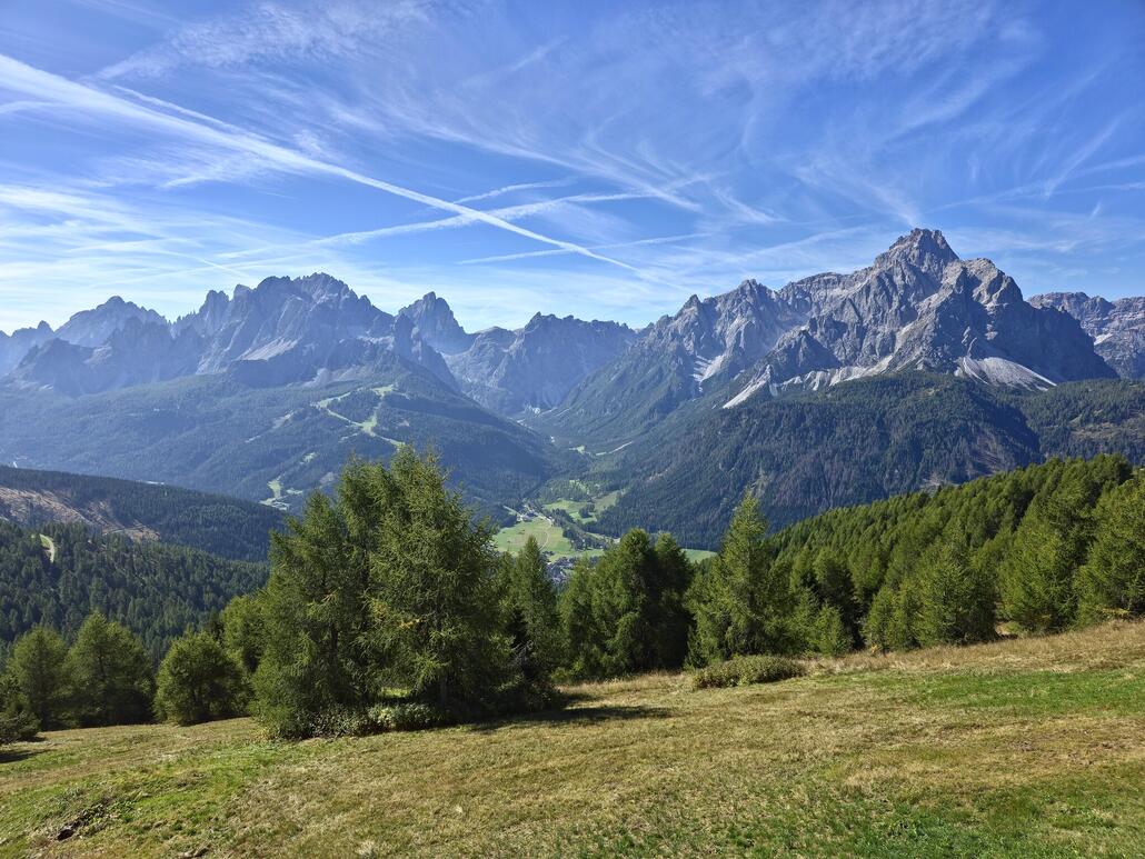 Angekommen bei der Hahnspielhütte. Blick über Moos ins Fischleintal