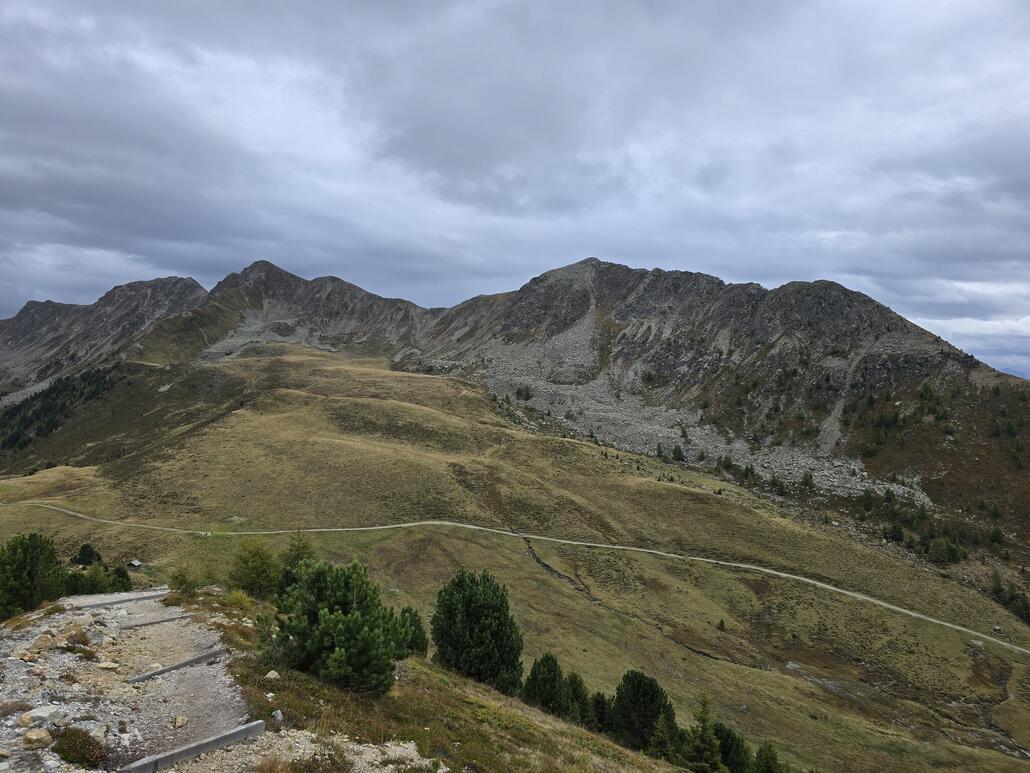 Auf dem Abstieg vom Durakopf, Blick rüber zum Rudelhorn.
