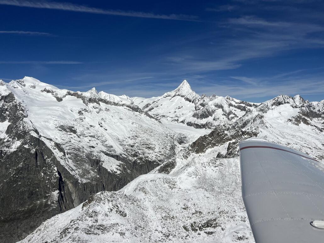 Finsteraarhorn &amp; Fiescher Gletscher