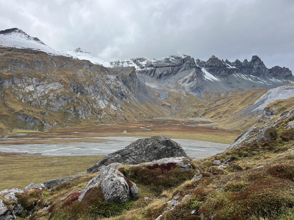Bald mal zweigt man rechts ab und gewinnt an Höhenmetern
