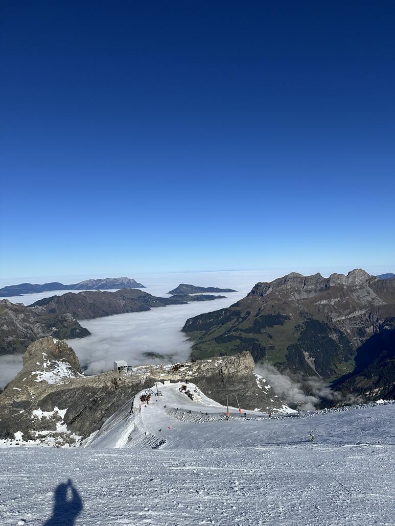 Der unterer Bereich der linken Piste wird immer steiler.
