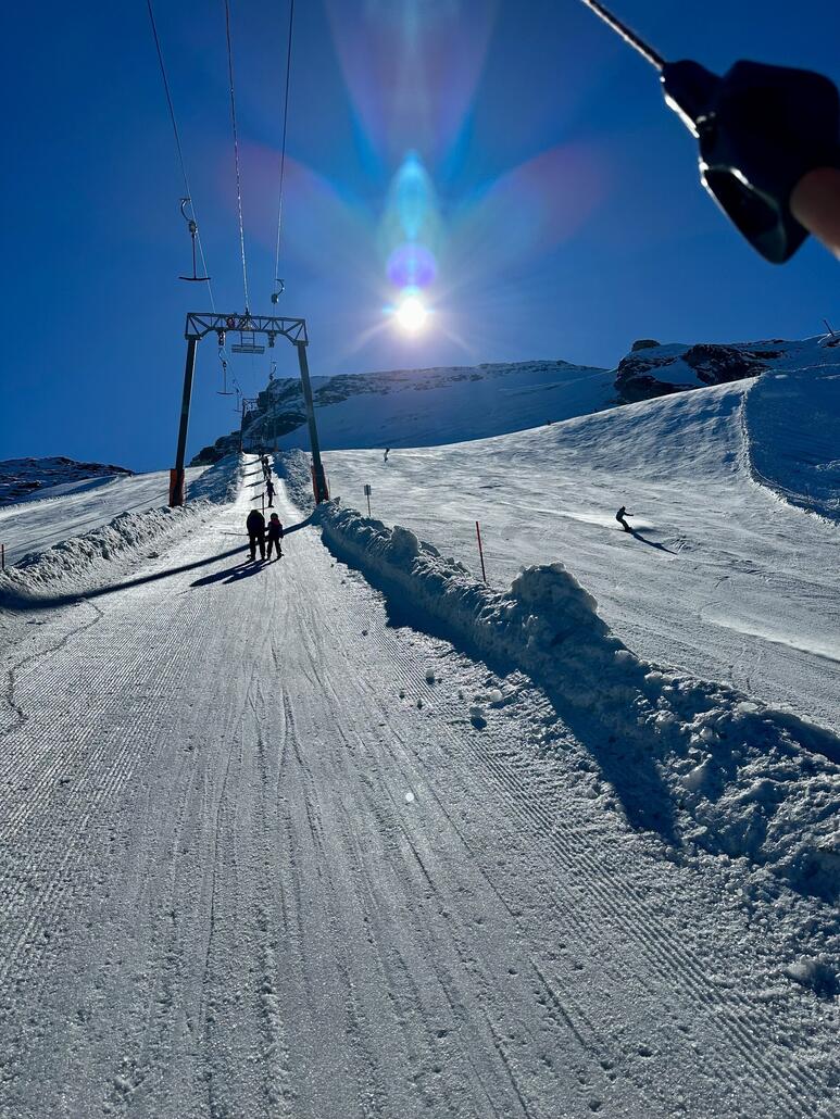 Die Sonne kommt um 10:45.