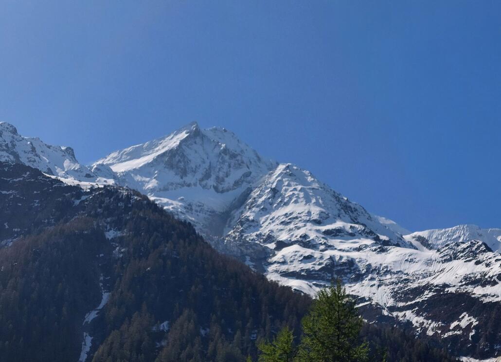 Die Aufnahme ist vom Sonntag den 18. Mai, einen Tag vor der Evaquation. Erste Abbrüche sind erkennbar.